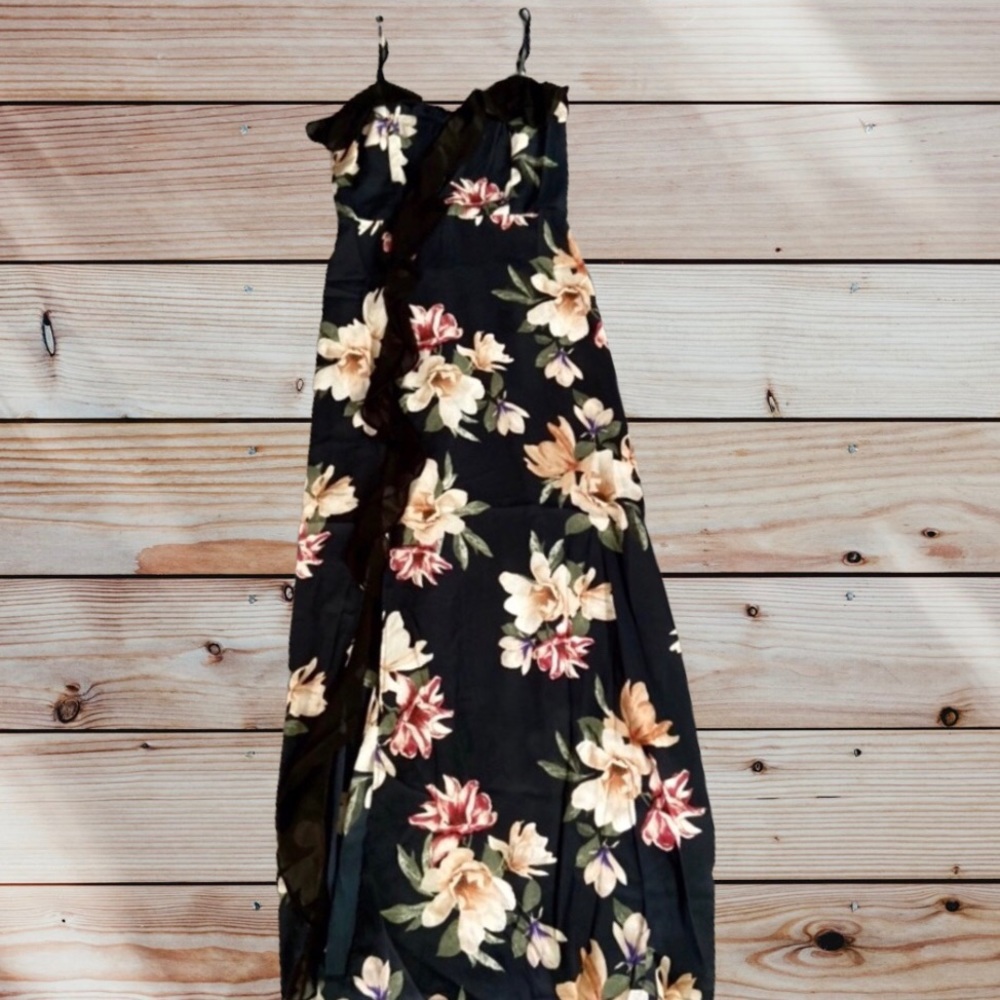 BLACK FLORAL RUFFLED DETAIL MAXI DRESS - Picture 6 of 10